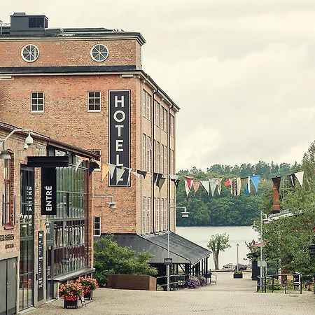 Naeaes Fabriker Hotell & Restaurang Tollered Exterior photo